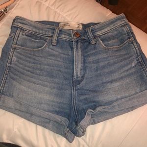 ABERCROMBIE & FITCH HIGH RISE SHORTS